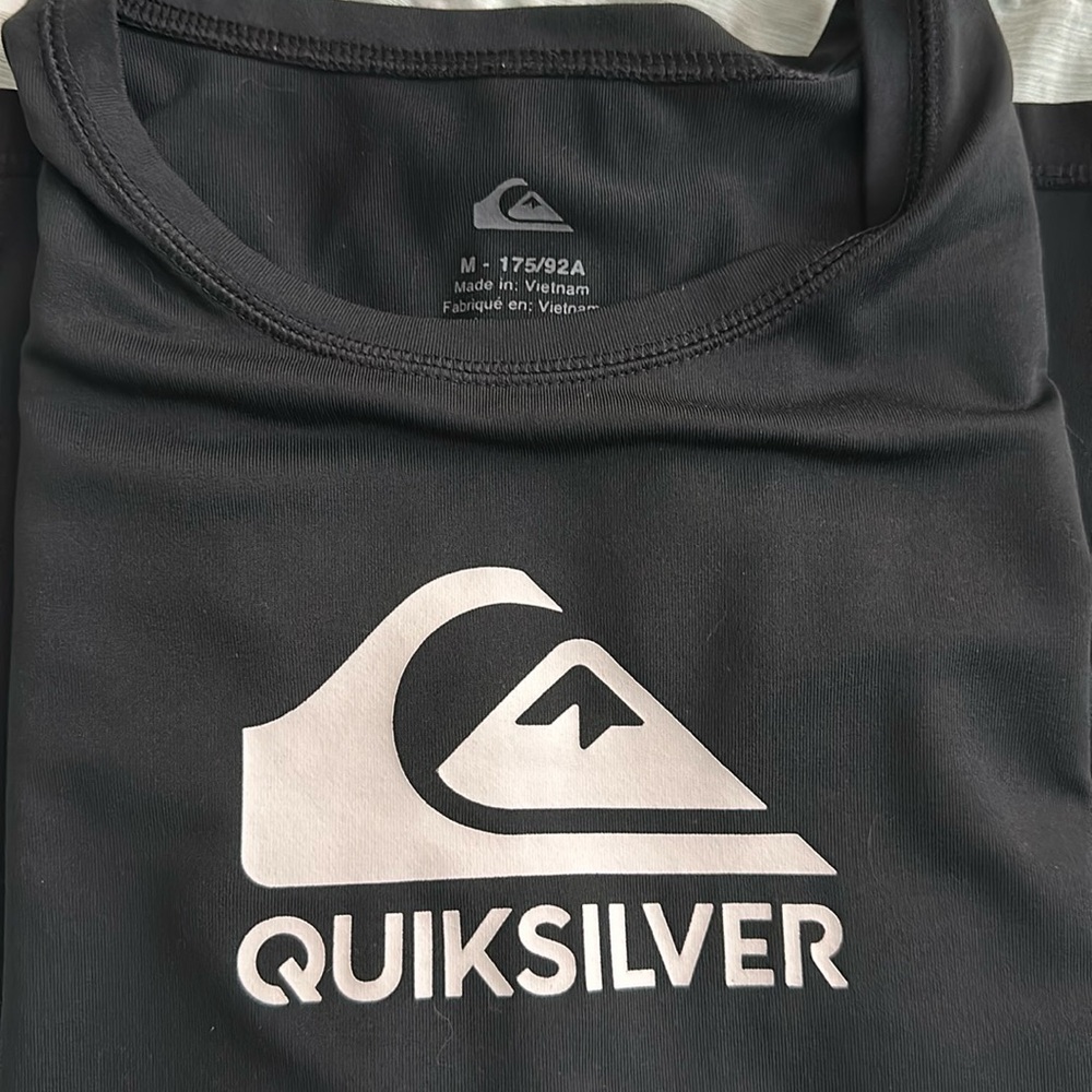 Medium Quicksilver Dri-Fit Shirt
